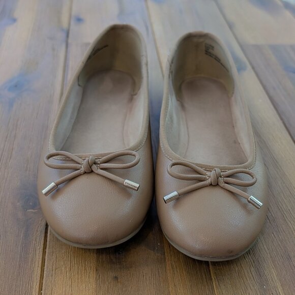 Classic Nude Ballet Flats with Bow detail - Picture 1 of 3